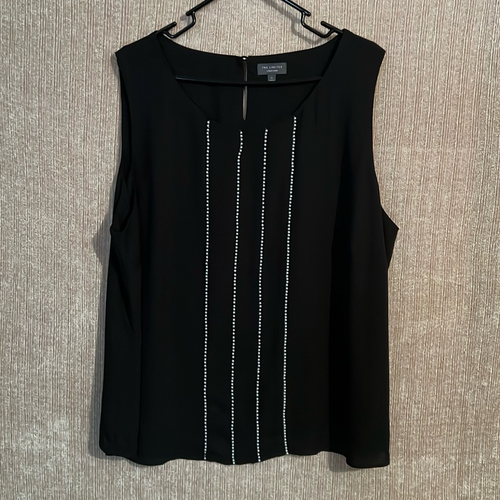 🌞3/$25 The limited sleeveless top